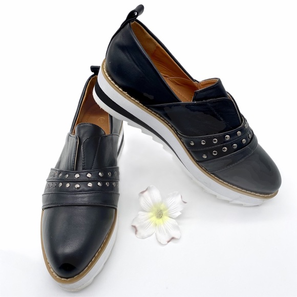 olivia + kate Shoes - LIKE NEW Olivia + Kate VEGA-14L Oxford Shoes